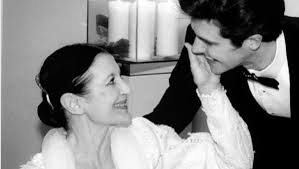Carla fracci è morta a causa di un tumore che l'aveva colpita già da tempo, avrebbe compiuto 85 anni il prossimo 30 agosto. Utwdcyghabnkpm