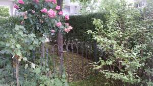 Der Abstand Von Mitte Riegelpfosten Bis Mitte Scharnierpfosten Betragt Bei Einer Standardtur 94 Cm Hier Der Teichzaun Light 125 Roh Wenn Der Zaun In Der Natur
