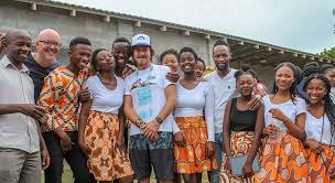 Discover eddie vedder famous and rare quotes. Eddie Vedder Besucht Walmer Township Masifunde