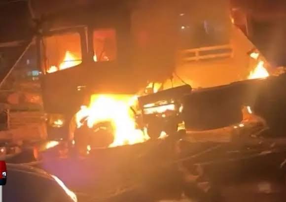 Two dead in deadly blaze after tanker hits parked lorry in Kannur | Mathrubhumi English