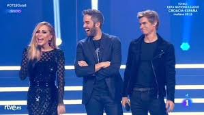 Carlos baute marta sánchez colgando en tus manos (parodia). La Inesperada Pullita Del Cantante Carlos Baute A Marta Sanchez En Pleno
