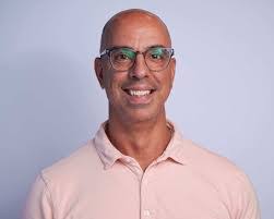 Lori Loveland's Instagram, Twitter & Facebook