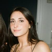 Carly Diskin's Instagram, Twitter & Facebook