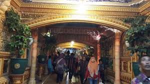 M asjid lawang sewu atau seribu pintu ini adalah masjid yang berlokasi di kecamatan turen malang. Masjid Bawah Tanah Malang Gambar Islami