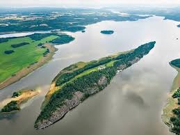 On a desert island in an arqipelago of 365 small islets on the north west coast of sweden, you will find us, väderöarnas värdshus. Tiger Woods Reported Former Island Yes Island In Sweden Is For Sale And It Looks Incredible Updated This Is The Loop Golf Digest