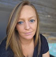 Debra Marchetti's Instagram, Twitter & Facebook