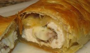 You can cook this as the epic centrepiece of a big feast with all the trimmings, or serve it up on a board with a carving knife at a party with buns, condiments, salad and gravy for dunking. Dinner Party Archives Everyday Cooking Adventures