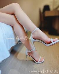 高跟涼鞋的誘惑👠大爆射！（9分鐘） | FansOne 讓創作更有價值