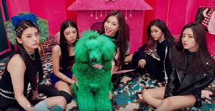 Jam hanson presents the puppets! Itzy S Dalla Dalla Is Not Enough The Kpop Senpai