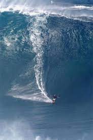 Laird Hamilton Only Traveling A 50 Ft Wave Surfing Pictures Big Wave Surfing Waves