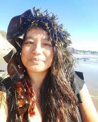 Mari Rose's Instagram, Twitter & Facebook