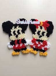 Mickey Ve Minnie Mouse Lif In 2020 Minnie Crochet Crochet Necklace