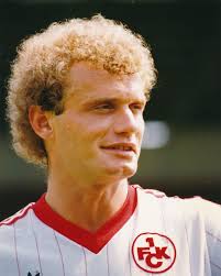 Zum ersten Mal uffm heiligen Betze-Rasen und direkt am Kabinentrakt  aufgenommen: Die Stimmen nach dem Heimsieg gegen Schalke 🎤 📄  https://news.fck.de/MD2_2526 📼 https://news.fck.de/PKnachFCKS04_2526