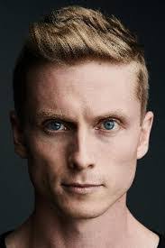 Jenny Ash's Instagram, Twitter & Facebook