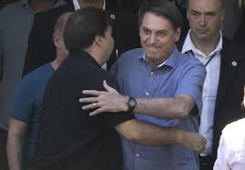 Randolfe frederich rodrigues alves, tem 46 anos, é senador pelo amapá pela rede sustentabilidade. Previdencia Bolsonaro Compara Maia A Namorada E Governistas Exaltam Demista Poder360