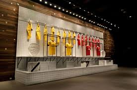 Nike Retail Interior Dressing Room 2010 Arsenal F C Vs Manchester United F C By Millington Associates Retail Interior Nike Retail Retail Design