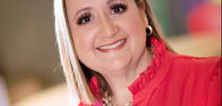 Muchas felicidades a nuestra presidenta entrante, en su nuevo rol como  Gerente General de Lopito, Ileana & Howie. Alexa, you rock!! Enhorabuena.