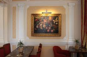 Just a short walk from the vatican and the sistine chapel, hotel dei consoli opened in 2000 is a luxury hotel in rome, and offers guests excellent hospitality in an atmosphere of elegance and imperial splendor.hotel dei consoli is located in via varrone, near the vatican with its majestic piazza and church, in a sumptuous building fully refurbished in the empire style. Dei Consoli Roma Easyjet Holidays