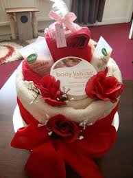 Birthday Gift Ideas For My Mother In Law Towel Cake I Made For My Mother In Law For Her Birthday Geschenke Geschenk Schwiegermutter Geschenke Einpacken Ideen