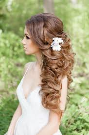 Style Ideas Modern Bridal Hairstyles For Long Hair Long Hairstyles Are Great For Strapless Gowns Haircoloring Hai Gelin Sac Modelleri Nedime Saci Kisa Sac