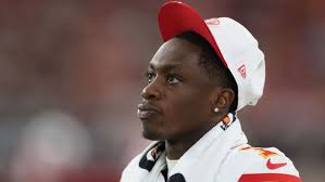 Fantasy Football Alert! Week 2 NFL Inactives & Injury Updates Revealed! - Imagen principal del artículo