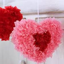 Corazones Con Papel Seda En Cuadritos Maravilloso Y Hasta Para Decorar Una Fiesta Se San Valentin Decoraciones San Valentin Manualidades Decoracion Como
