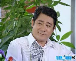 Bắt đầu biểu diễn trên sân khấu khi mới 3 tuổi, ca sĩ nhí được. Diá»…n Vien Huá»³nh Anh Tuáº¥n