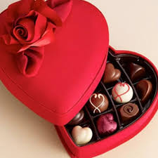 Создать мем "конфеты godiva, коробка конфет сердце, valentine ...