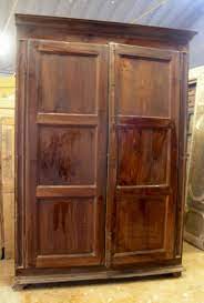 Ma vediamo nel dettaglio come possiamo restaurare vecchi mobili ricorrendo alla tecnica del decoupage. Arm034 N 3 Armadi In Noce Epoca 700 Da Restaurare Mis Larghezza Massima Cm180 X H 263 Fianco Cm 34 Antiquariato Su Anticoantico