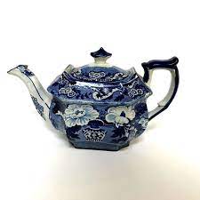 This 200 Year Old Teapot Measures 6 Tall And 11 At Widest Points It Has A Blue Flower And Chinese Motif Vase Decoration Tea Pots Transferware Teapots Unique