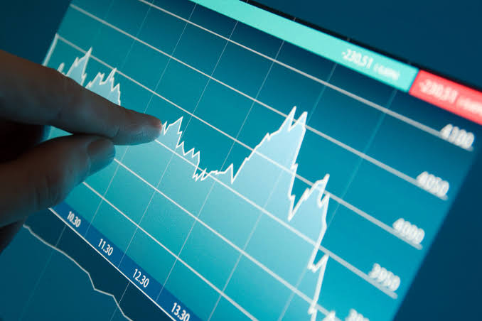 Optimising UK ISA Contributions: Return Scenarios, Compounding Effects, and Portfolio Growth Modelling