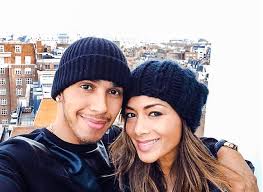 Sie verloben sich im juni 2021 laut horoskop mit der liebe ihres lebens! Hat Lewis Hamilton Eine Freundin