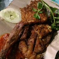 Sambal mangga ini super gampang buatnya! Spesial Sambal Mangga Cak Khohar Truk Makanan