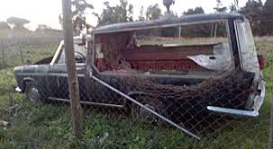 Il 18 settembre 2011 a monsano (an) si terrà il primo raduno mondiale di carri funebri. Carro Funebre Abbandonato Con Una Bara All Interno Risolto Il Giallo Della Banditella