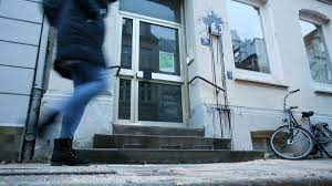 And like olaf scholz, britta ernst also took her first political steps there. Olaf Scholz Farb Angriff Auf Sein Hamburger Wohnhaus Stern De
