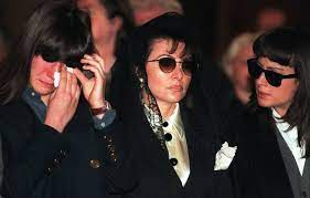 Mar 11, 2021 · they also tied the knot against maurizio's father rodolfo gucci's wish. Peter From Texas Patrizia Reggiani Sits Silently As Daughters