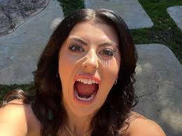 Gal Ritchie: Its a picture perfect bite on a Thursday — Adult The Culture