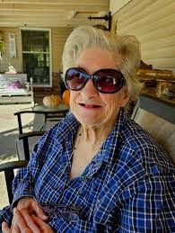 Hilary Beam's Instagram, Twitter & Facebook