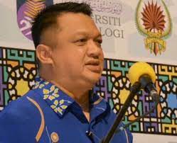 He is the son of the current raja, tuanku syed sirajuddin. Tuanku Syed Faizuddin Putra Jamalullail Wikiwand
