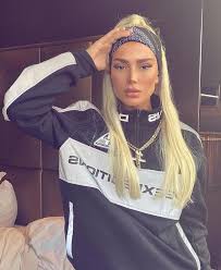 Loredana aliu zefi (albanian pronunciation: Loredana Zefi Rapstar Mama Facebook