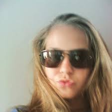 Neve Johnson (@nevieneviej)