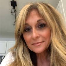 I hope you strutted that beautiful haircut to the court house to file for  divorce. 🫣