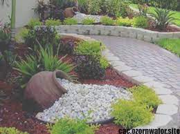 Excellent Cost Free Landscape Ideas With Rocks Style There Are Many Of Wonder Small Front Yard Landscaping Front Yard Landscaping Design Front Yard Landscaping