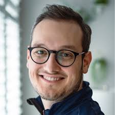 Martech Madness: 2024 Predictions for AI, Cloud Data, and Composability