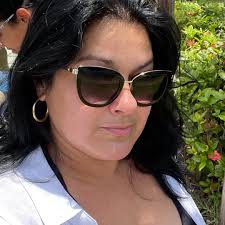 La colona 510n15t4 Rivka Lafair celebra y elogia los ataques israhellíes a  trabajadores de la salud y periodistas en el Hospital Nasser en el que  fueron as3s1n4d4s 21 personas inocentes. Lo macabro