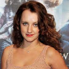 She lives with her father donal, mother. Evanna Lynch Harry Potter Popsugar Beauty Uk