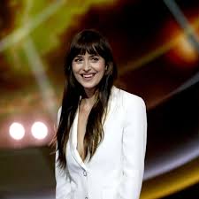 November 2020, ab 20.15 uhr auf rtl; Shades Of Grey Video Dakota Johnson Nackt Und Gefesselt Im 50 Shades Musikclip Brigitte De