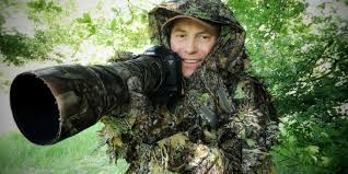 Voir plus d'idées sur le thème tenues de camouflage, camouflage militaire, militaire. Tenue Camouflage Et Gros Zoom Il Est L Oeil Du Parc Francois Ier A Cognac