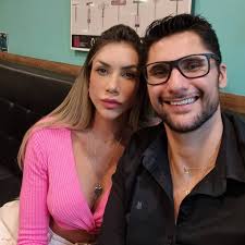 De volta à seleção, Thaísa Daher é casada com coach, tem olho do ex tatuado  e já passou procedimentos estéticos