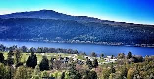The scene switches to tim helping out a group of young people, examining a map of sightings and pointing this way and that as they also survey the loch. Loch Ness Shores Bewertungen Fotos Foyers Loch Ness Region Tripadvisor